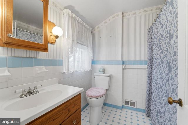 961 WESTFIELD RD, Springfield, PA 19064
