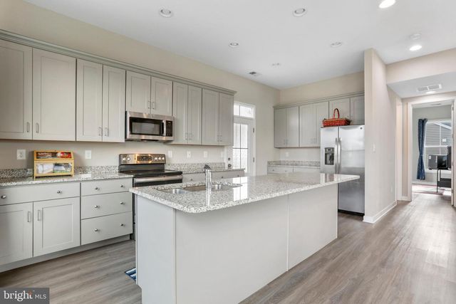 32 BONITA PINE TRL, Martinsburg, WV 25405