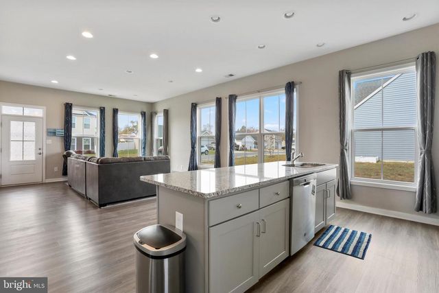 32 BONITA PINE TRL, Martinsburg, WV 25405