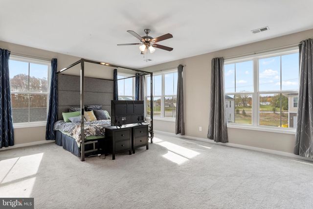 32 BONITA PINE TRL, Martinsburg, WV 25405