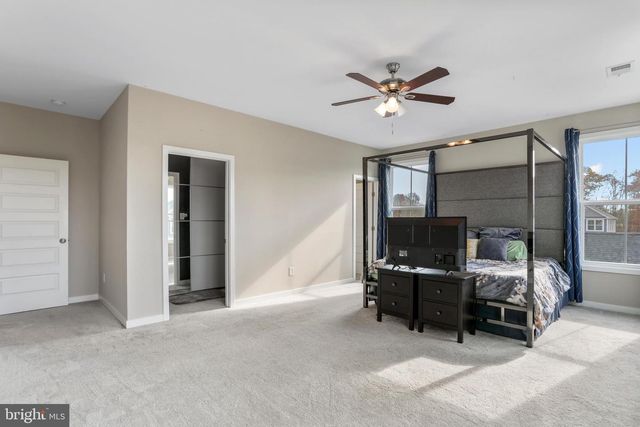 32 BONITA PINE TRL, Martinsburg, WV 25405