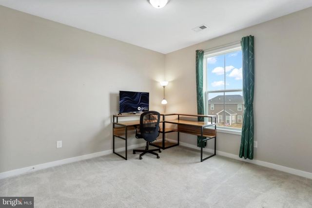 32 BONITA PINE TRL, Martinsburg, WV 25405