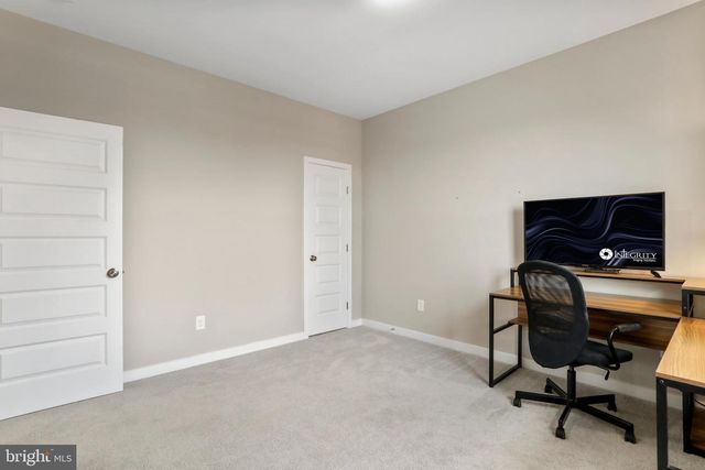 32 BONITA PINE TRL, Martinsburg, WV 25405