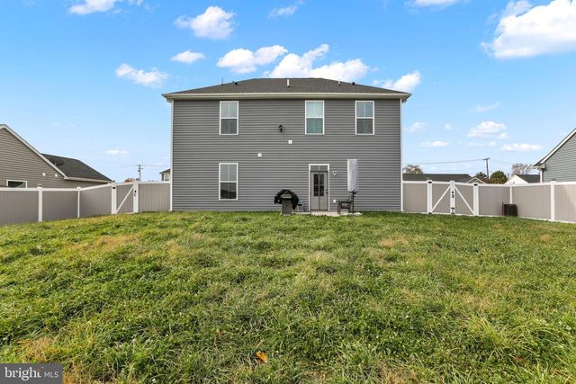 32 BONITA PINE TRL, Martinsburg, WV 25405