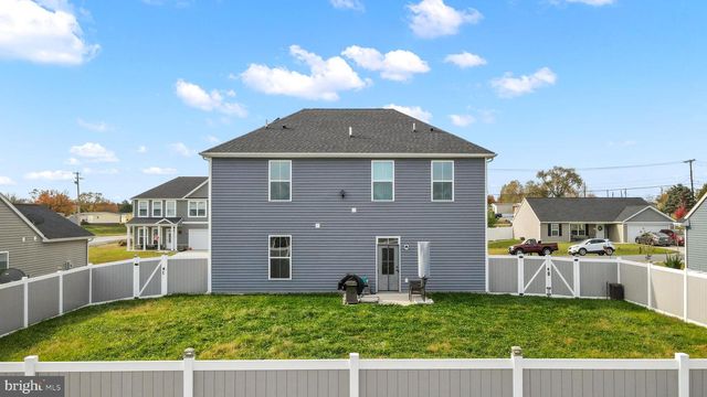 32 BONITA PINE TRL, Martinsburg, WV 25405
