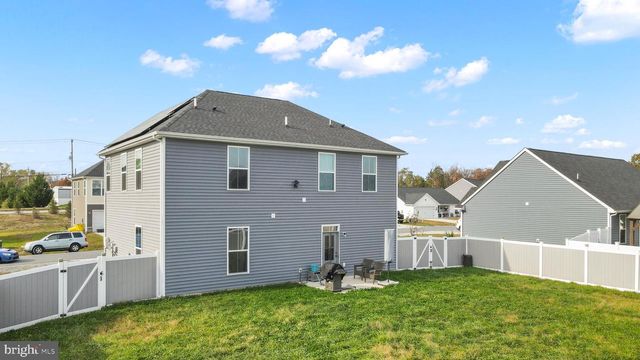32 BONITA PINE TRL, Martinsburg, WV 25405