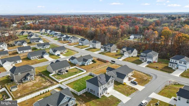 32 BONITA PINE TRL, Martinsburg, WV 25405