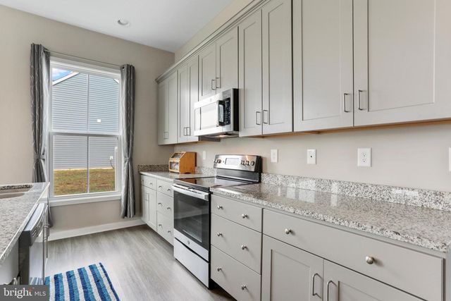 32 BONITA PINE TRL, Martinsburg, WV 25405