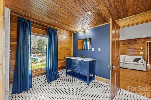 615 Rose Hill Road, Asheville, NC 28803