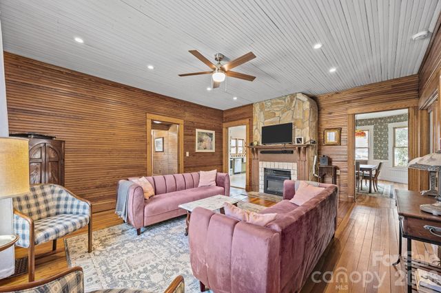 615 Rose Hill Road, Asheville, NC 28803
