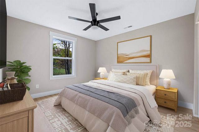 10 Neil Price Avenue, Black Mountain, NC 28711