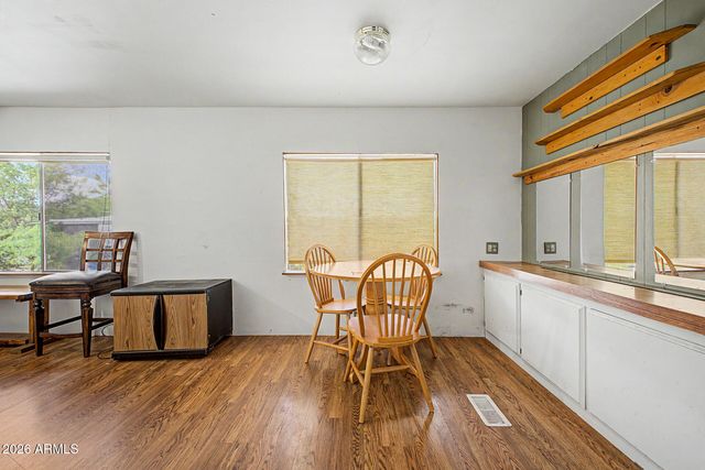 10401 N CAVE CREEK Road 284, Phoenix, AZ 85020