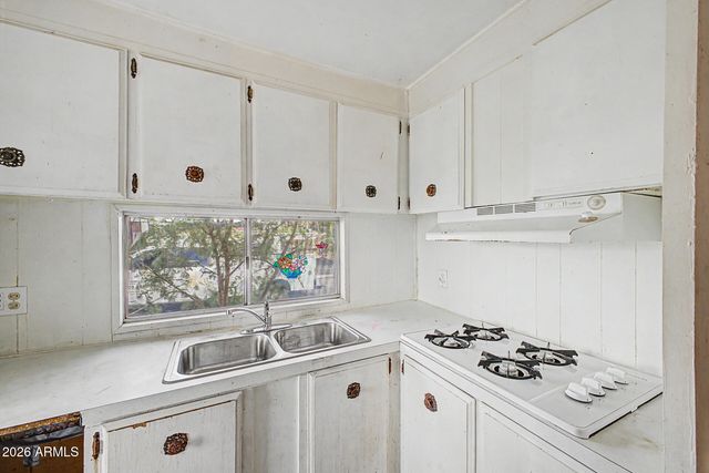 10401 N CAVE CREEK Road 284, Phoenix, AZ 85020