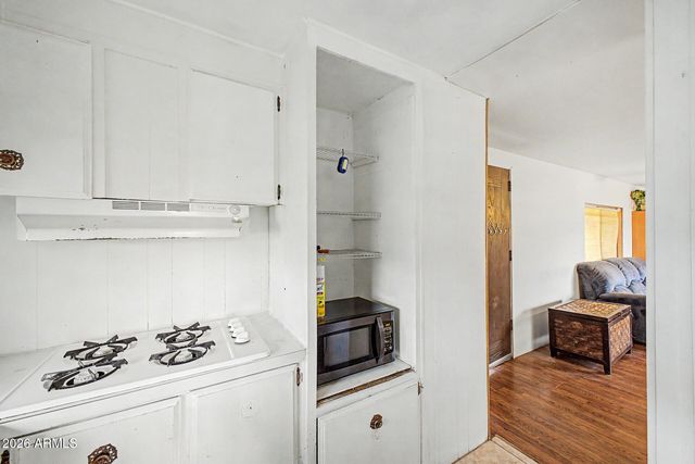 10401 N CAVE CREEK Road 284, Phoenix, AZ 85020