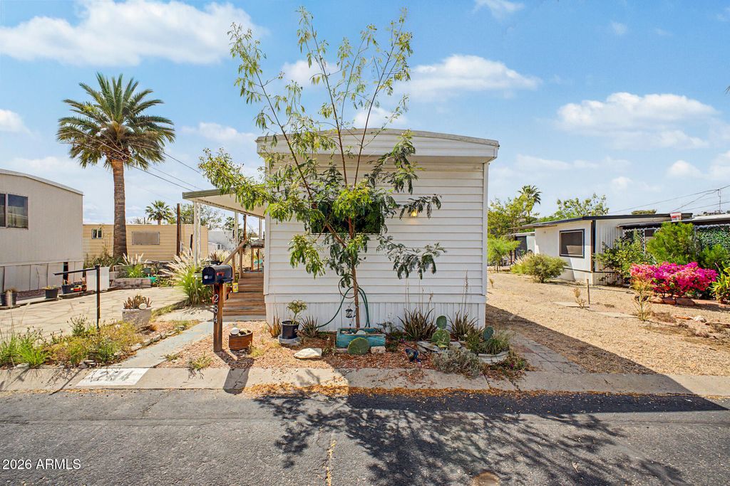 10401 N CAVE CREEK Road 284, Phoenix, AZ 85020