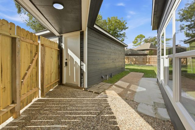 7338 San Ramon Drive, Houston, TX 77083