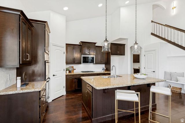 6856 W WINDY RIDGE DR, Herriman, UT 84096