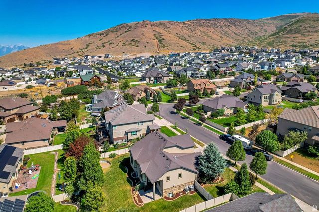 6856 W WINDY RIDGE DR, Herriman, UT 84096