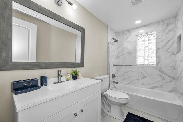 801 WALNUT DRIVE, Seffner, FL 33584