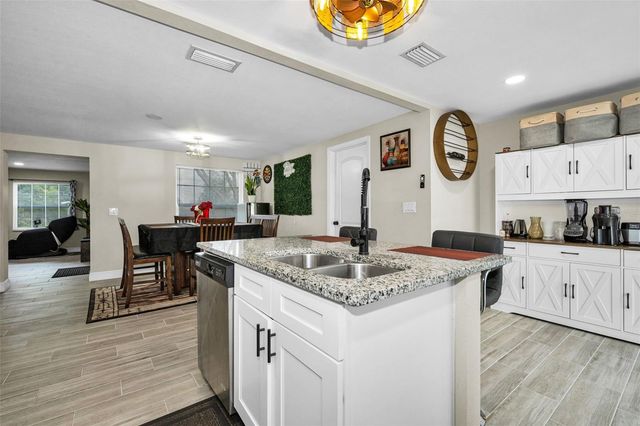 801 WALNUT DRIVE, Seffner, FL 33584