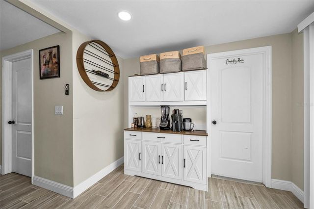 801 WALNUT DRIVE, Seffner, FL 33584