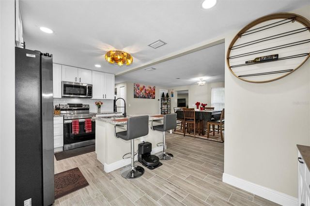 801 WALNUT DRIVE, Seffner, FL 33584