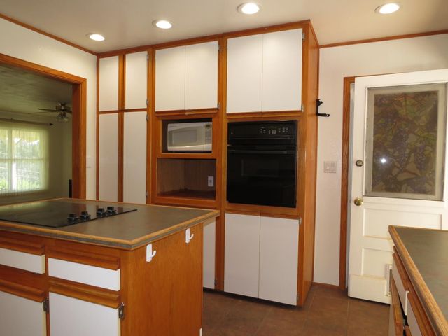 320 Pleasant St, Colfax, CA 95713