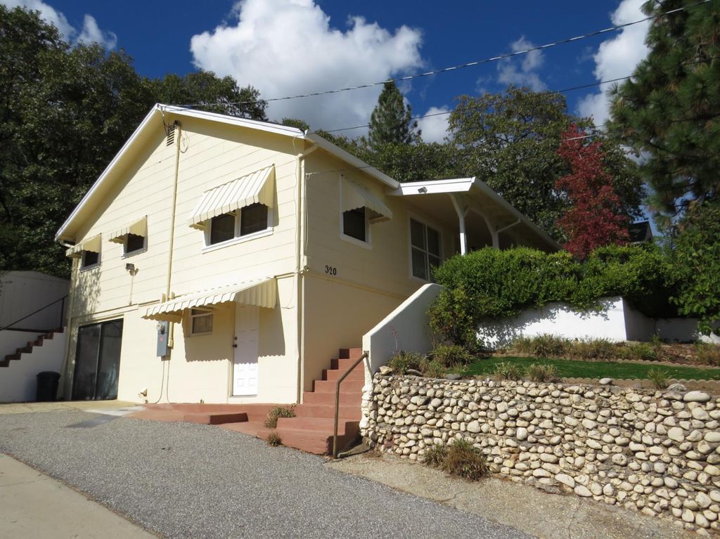 320 Pleasant St, Colfax, CA 95713