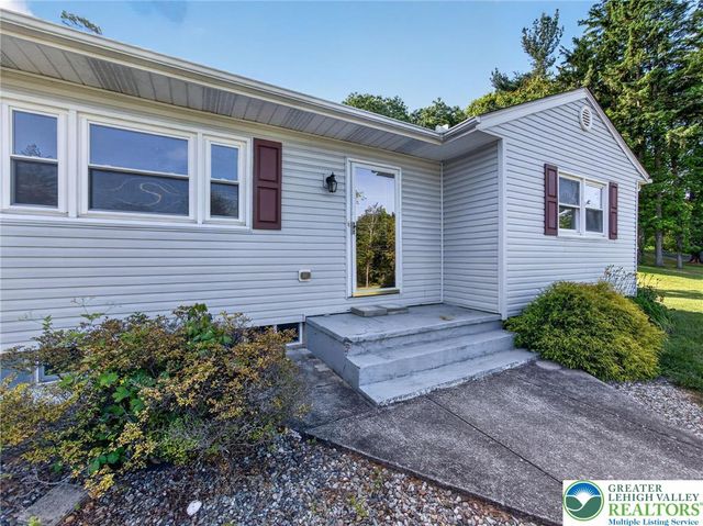 2587 East Scenic, Moore Twp, PA 18014