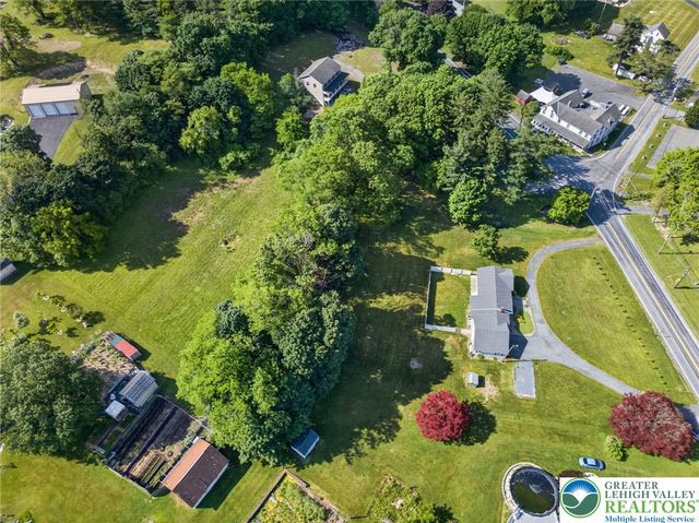 2587 East Scenic, Moore Twp, PA 18014