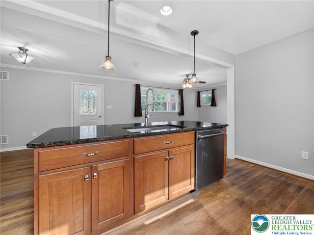2587 East Scenic, Moore Twp, PA 18014