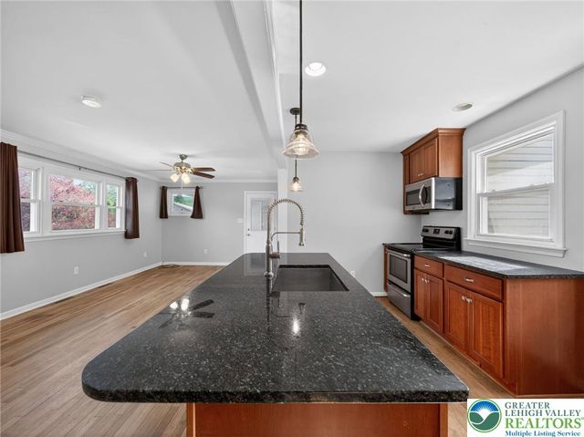 2587 East Scenic, Moore Twp, PA 18014