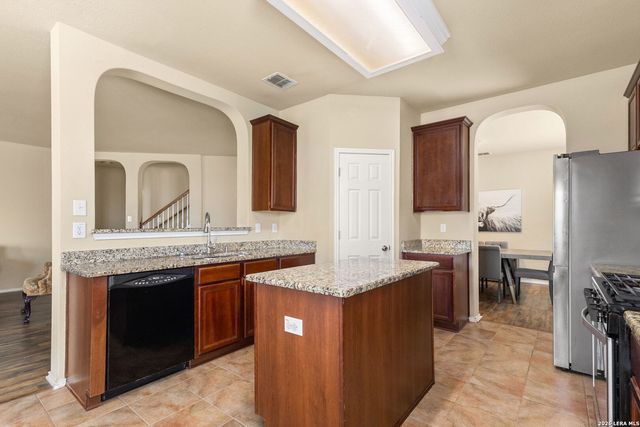 5830 palmetto way, San Antonio, TX 78253