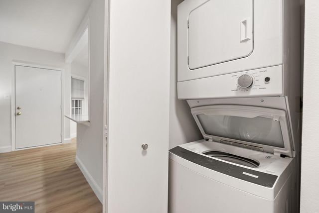 6919-D VICTORIA DR, Alexandria, VA 22310