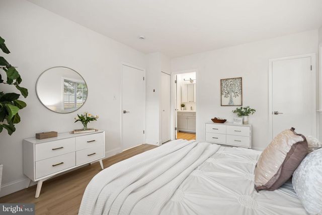 6919-D VICTORIA DR, Alexandria, VA 22310