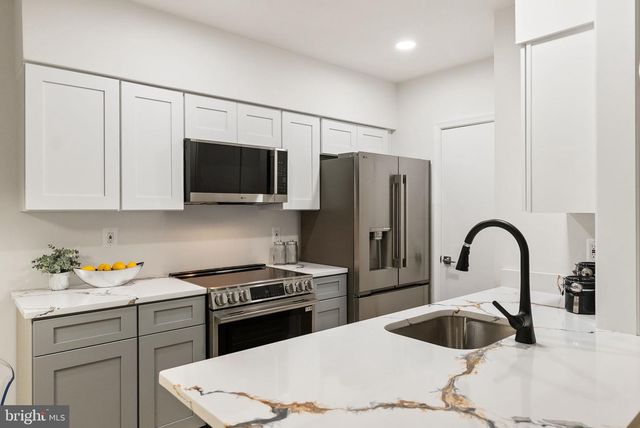 6919-D VICTORIA DR, Alexandria, VA 22310