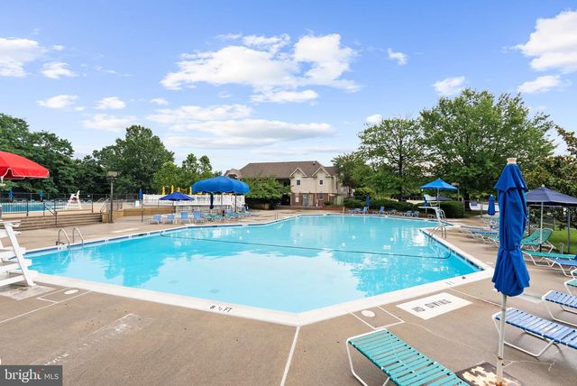 6919-D VICTORIA DR, Alexandria, VA 22310