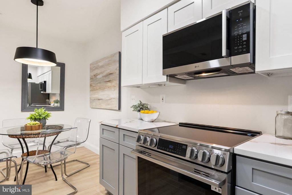 6919-D VICTORIA DR, Alexandria, VA 22310