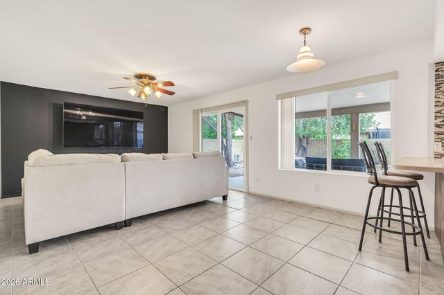 1008 W MESETO Avenue, Mesa, AZ 85210