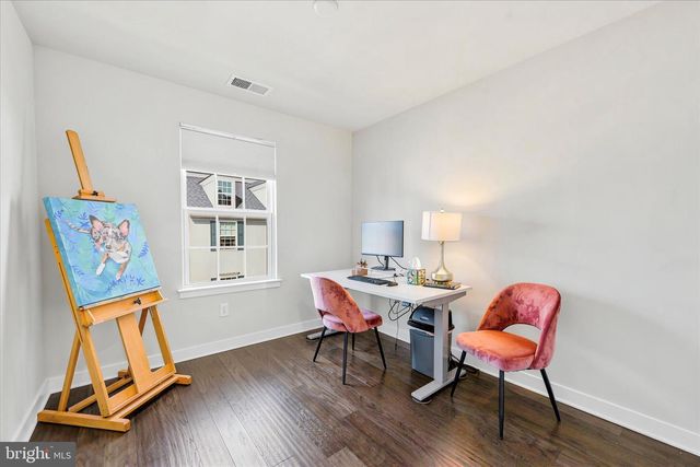 6 SHERMAN ALY, West Chester, PA 19382