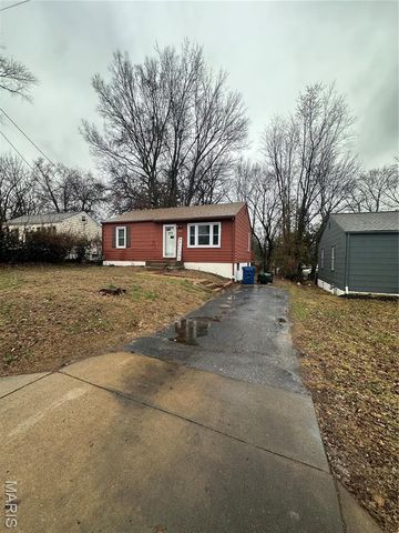 233 Connolly Drive, Hazelwood, MO 63135