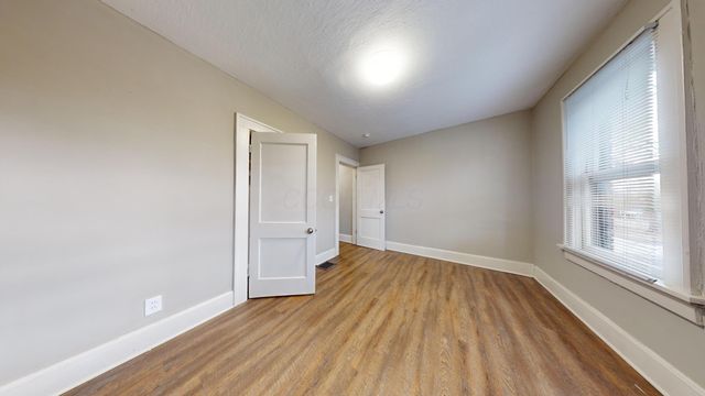 1988 1990 N 4th Street, Columbus, OH 43201