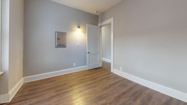 1988 1990 N 4th Street, Columbus, OH 43201