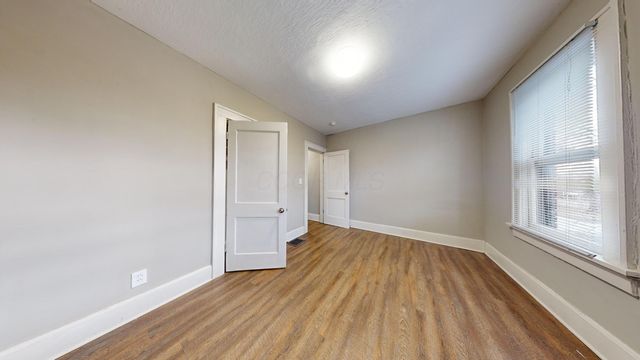 1988 1990 N 4th Street, Columbus, OH 43201