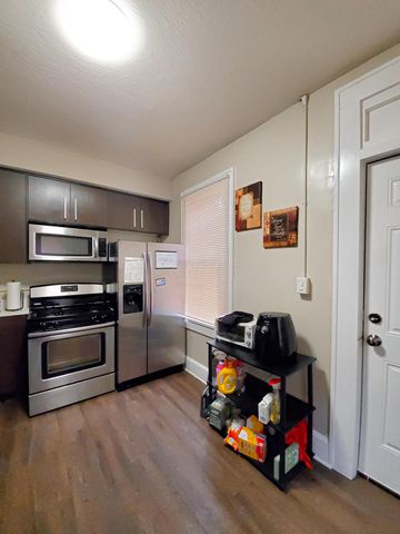 1988 1990 N 4th Street, Columbus, OH 43201