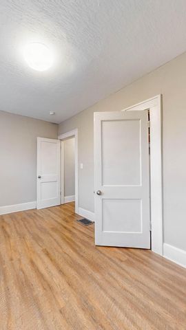 1988 1990 N 4th Street, Columbus, OH 43201