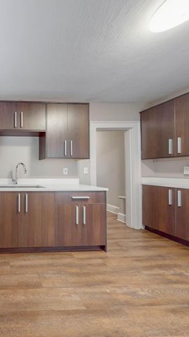 1988 1990 N 4th Street, Columbus, OH 43201