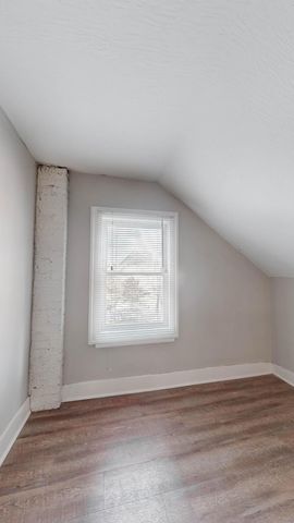 1988 1990 N 4th Street, Columbus, OH 43201