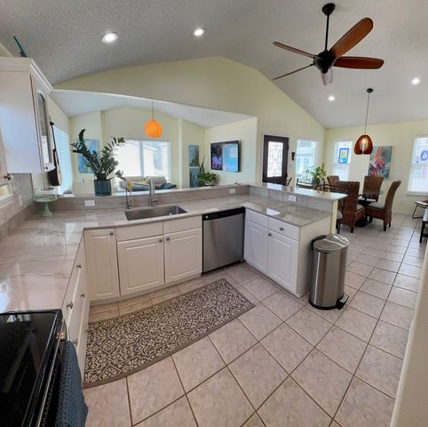 529 W Clam Circle, Port Isabel, TX 78578