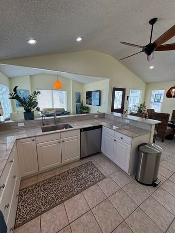 529 W Clam Circle, Port Isabel, TX 78578